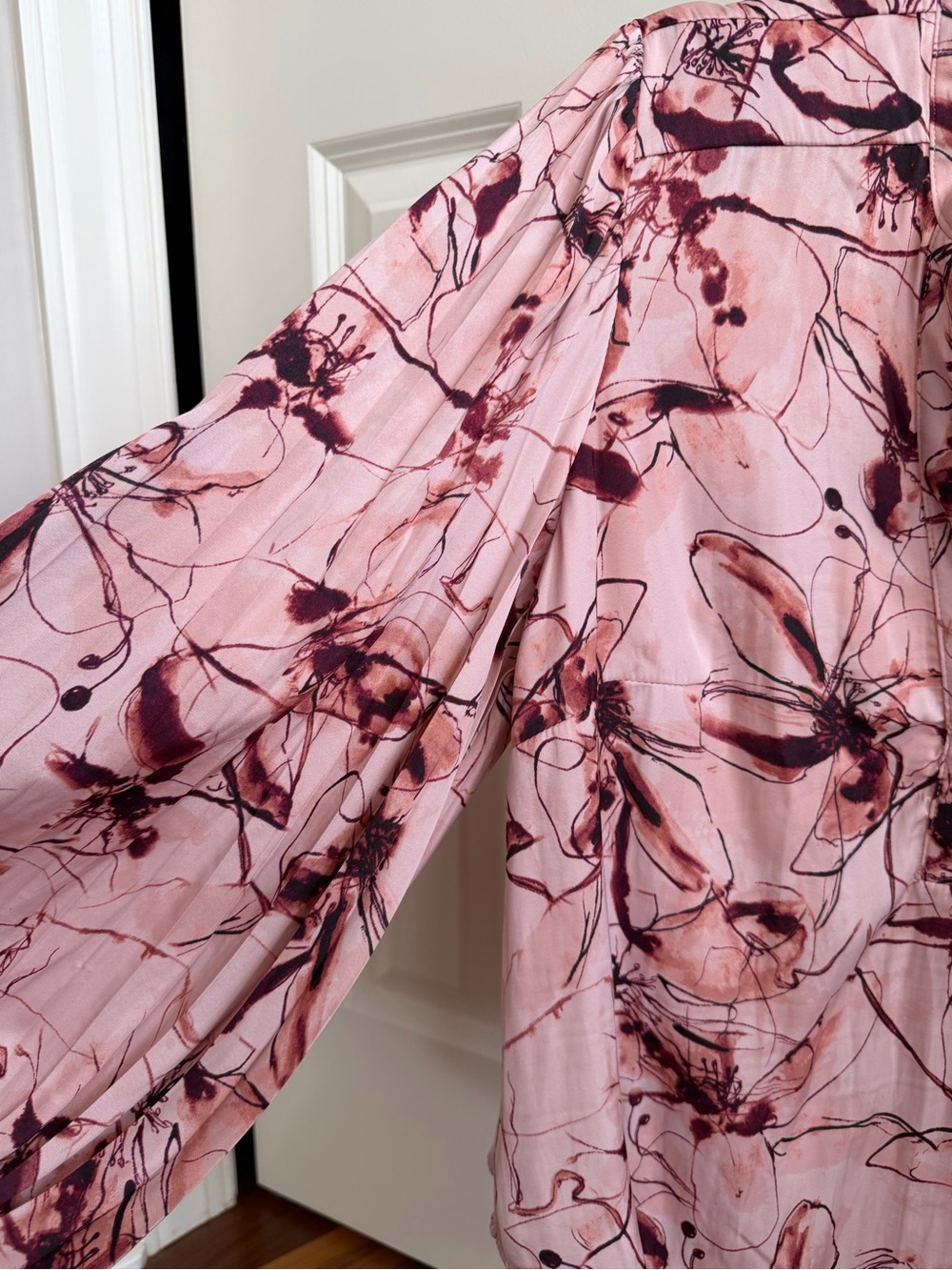 Anthropologie Pink Mauve Watercolor Floral Pleated Sleeve Henley Blouse L Petite - Picture 6 of 16